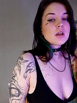 LazyTanukii online show from October 17, 6:39 am