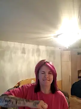 LazyTanukii online show from December 4, 4:15 am