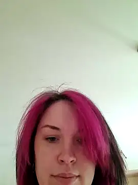 LazyTanukii online show from December 2, 4:59 am