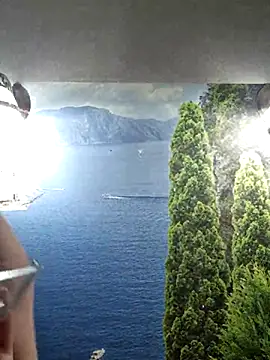 LazyTanukii online show from January 13, 6:39 am