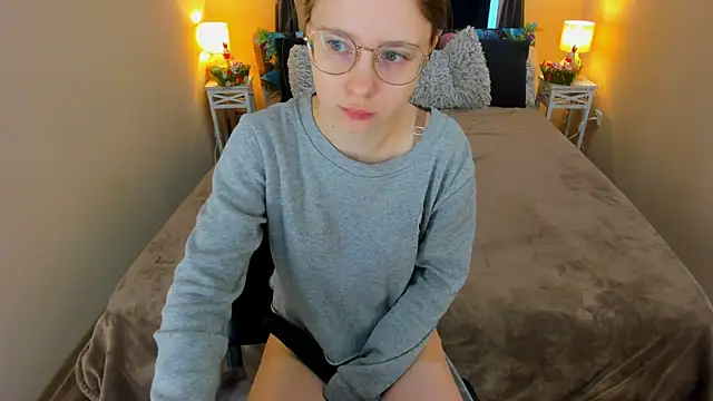 CharmedDoll online show from April 8, 6:37 am