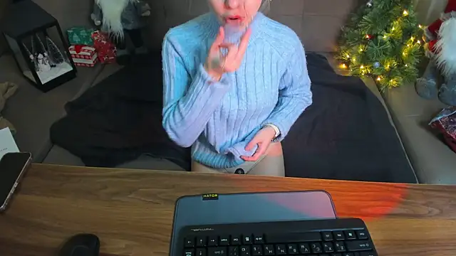 CharmedDoll online show from December 21, 1:35 pm