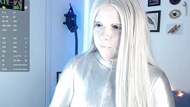 Snapshot of auroralatexprincess chatting on October 28, 8:08 pm auroralatexprincess online show from October 28, 8:08 pm