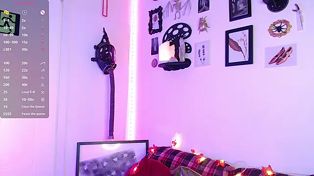 Snapshot of auroralatexprincess chatting on November 7, 8:02 pm auroralatexprincess online show from November 7, 8:02 pm