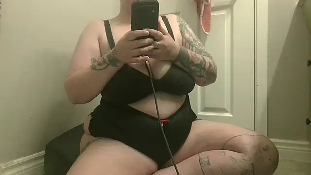 Snapshot of Sugarbabe69 chatting on June 14, 10:44 pm Sugarbabe69 online show from June 14, 10:44 pm