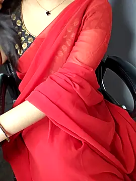 Snapshot of aliyaah_singh chatting on November 18, 6:11 pm aliyaah singh online show from November 18, 6:11 pm