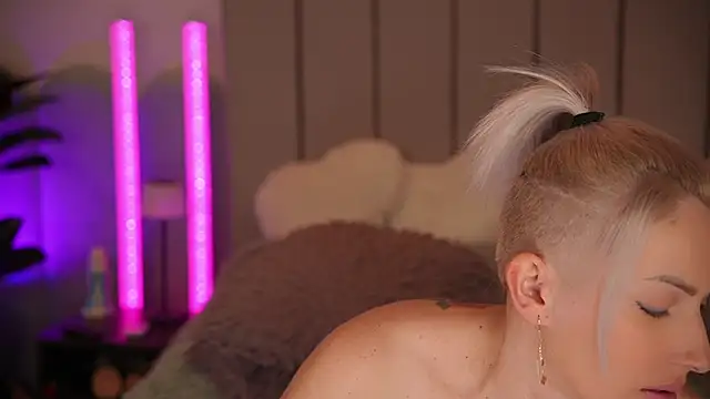 VickySecret96 online show from March 8, 6:22 pm