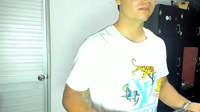 VincentSavage online show from April 4, 11:11 pm