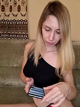 MissisMilk online show from December 12, 7:59 pm