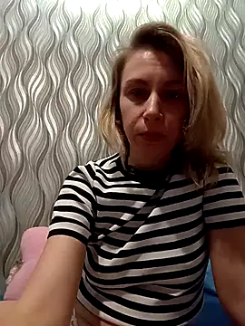 MissisMilk online show from May 13, 1:51 pm