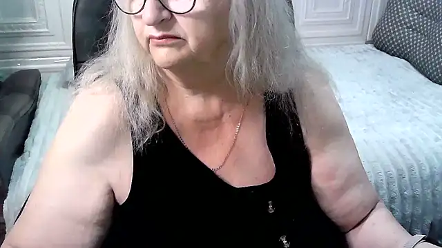 Snapshot of LolkaAlyss chatting on June 7, 5:34 am LolkaAlyss online show from June 7, 5:34 am