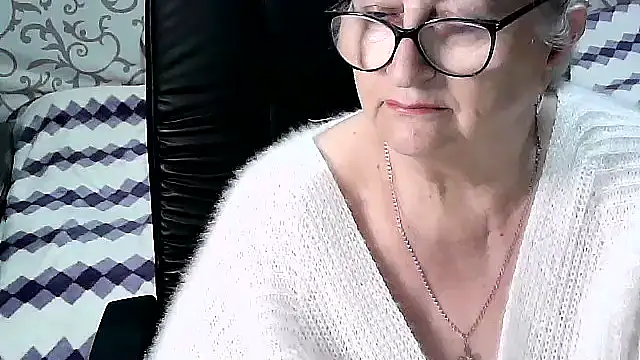 Snapshot of LolkaAlyss chatting on March 15, 1:08 am LolkaAlyss online show from March 15, 1:08 am