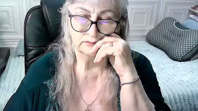 LolkaAlyss online show from April 22, 9:32 pm