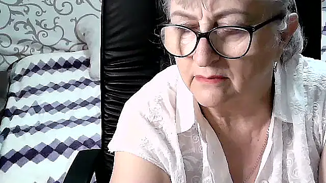 Snapshot of LolkaAlyss chatting on March 15, 9:49 pm LolkaAlyss online show from March 15, 9:49 pm