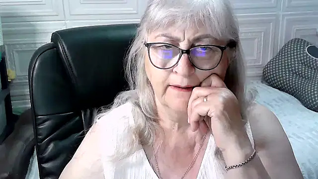 LolkaAlyss online show from May 5, 8:23 pm