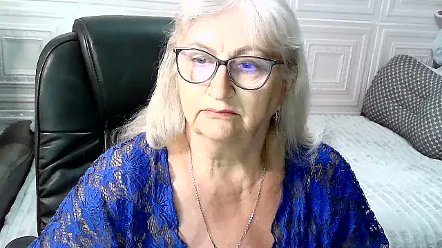Snapshot of LolkaAlyss chatting on July 12, 11:11 am LolkaAlyss online show from July 12, 11:11 am