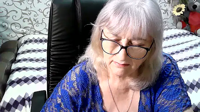 Snapshot of LolkaAlyss chatting on March 17, 11:35 pm LolkaAlyss online show from March 17, 11:35 pm