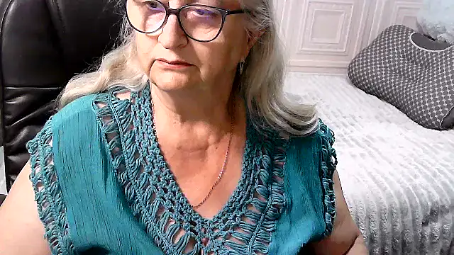 Snapshot of LolkaAlyss chatting on June 16, 10:10 pm LolkaAlyss online show from June 16, 10:10 pm