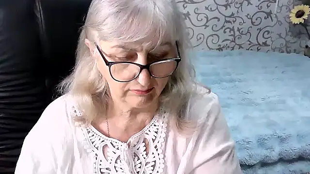 Snapshot of LolkaAlyss chatting on September 18, 6:22 pm LolkaAlyss online show from September 18, 6:22 pm