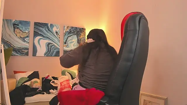 BattyMoll online show from February 27, 6:31 pm