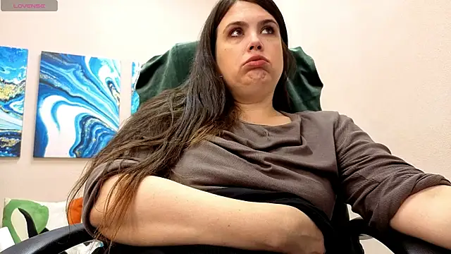 BattyMoll online show from October 18, 3:14 pm