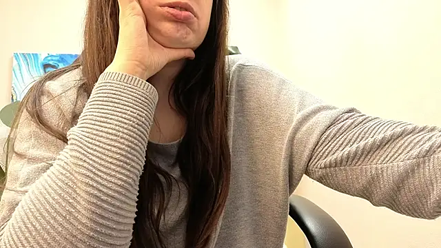 BattyMoll online show from October 25, 3:12 pm