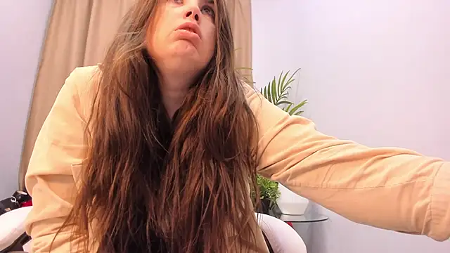 BattyMoll online show from May 8, 3:38 pm