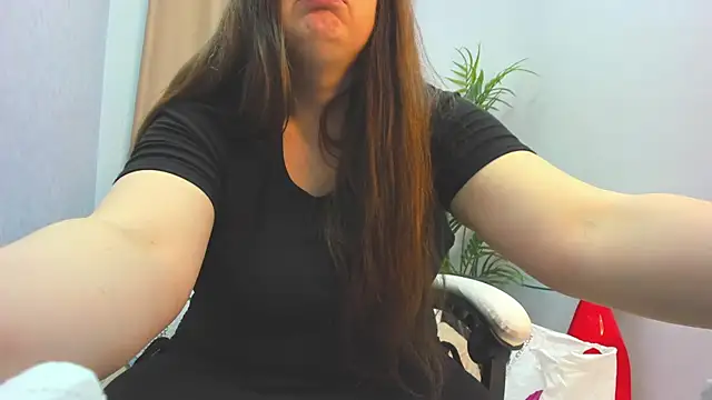BattyMoll online show from June 28, 3:51 pm