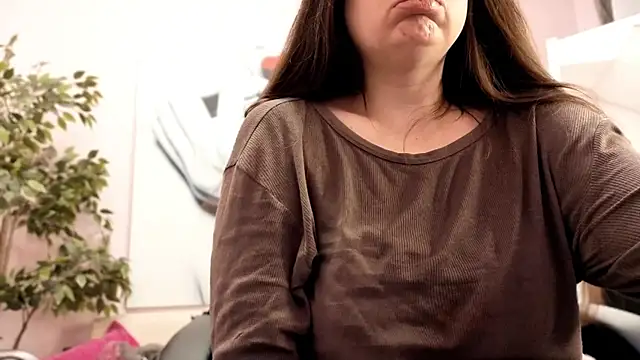 BattyMoll online show from January 18, 3:37 pm