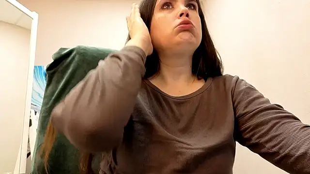 BattyMoll online show from October 29, 3:44 pm