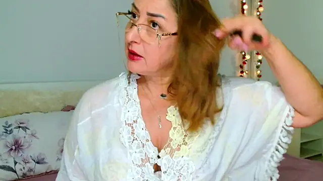 Snapshot of Tyana40 chatting on June 22, 1:11 am Tyana40 online show from June 22, 1:11 am