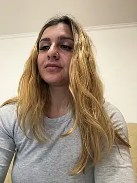 Snapshot of NicolePlay chatting on April 29, 9:10 pm NicolePlay online show from April 29, 9:10 pm