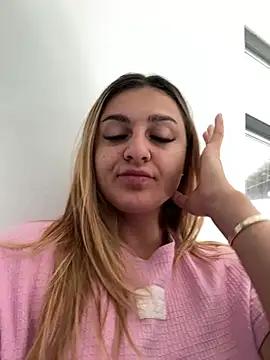 Snapshot of NicolePlay chatting on May 16, 4:55 am NicolePlay online show from May 16, 4:55 am
