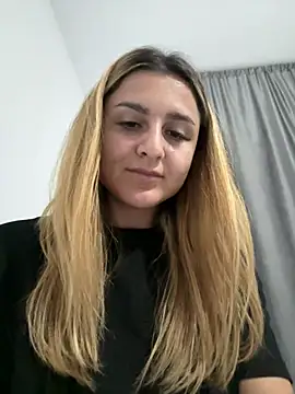 NicolePlay online show from April 17, 8:00 pm