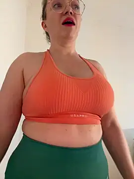 FemDom RubyKnightXXO online show from April 8, 3:57 pm