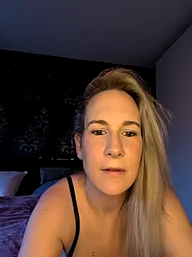 NaomiAndFriends online show from February 23, 7:53 am