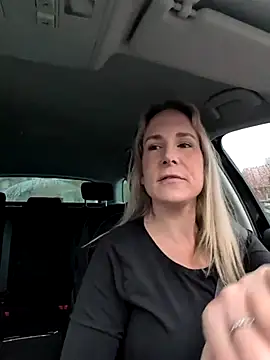 NaomiAndFriends online show from February 24, 7:42 am