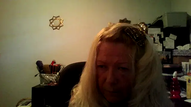 Snapshot of XTRAHORNYONE chatting on October 13, 4:08 pm XTRAHORNYONE online show from October 13, 4:08 pm