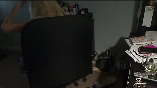 Snapshot of XTRAHORNYONE chatting on November 21, 3:38 am XTRAHORNYONE online show from November 21, 3:38 am