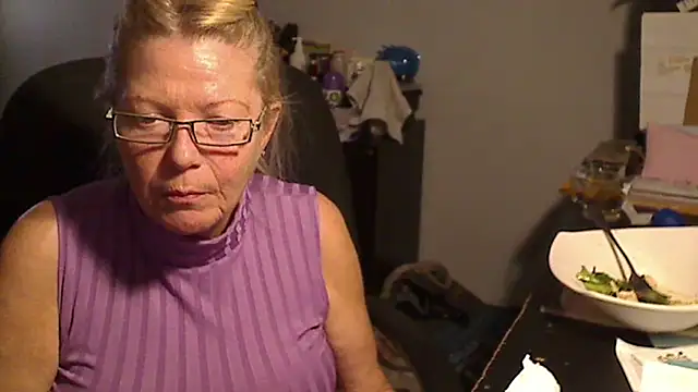 Snapshot of XTRAHORNYONE chatting on March 14, 1:05 am XTRAHORNYONE online show from March 14, 1:05 am