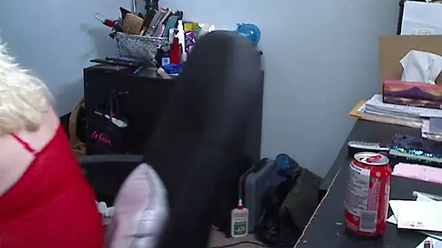 Snapshot of XTRAHORNYONE chatting on February 25, 4:04 pm XTRAHORNYONE online show from February 25, 4:04 pm