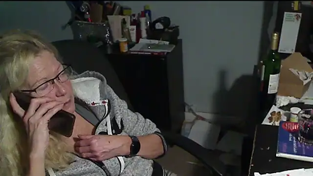 Snapshot of XTRAHORNYONE chatting on November 26, 3:39 am XTRAHORNYONE online show from November 26, 3:39 am