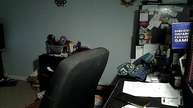 Snapshot of XTRAHORNYONE chatting on April 11, 1:57 am XTRAHORNYONE online show from April 11, 1:57 am