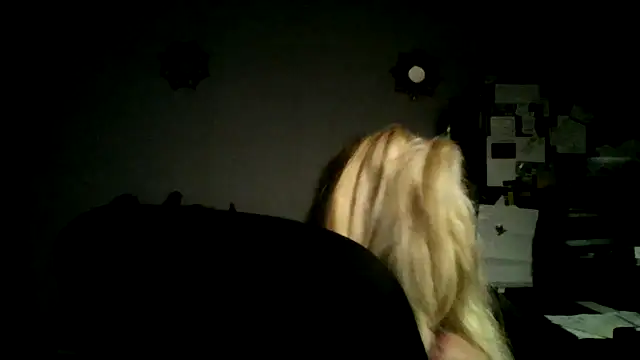 Snapshot of XTRAHORNYONE chatting on October 13, 2:02 am XTRAHORNYONE online show from October 13, 2:02 am