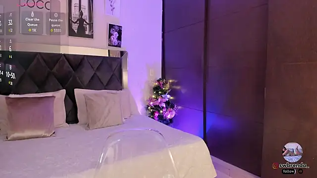 clarissegarcia online show from December 5, 4:04 am