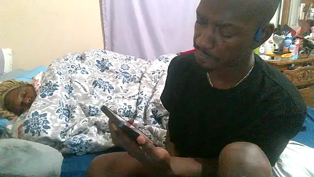 Snapshot of RinsingWood84 chatting on April 29, 9:35 am RinsingWood84 online show from April 29, 9:35 am