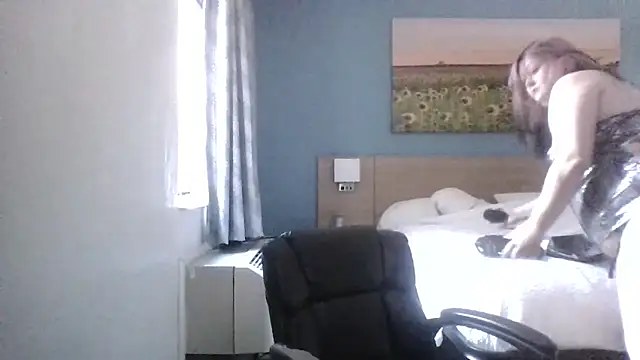 JadeDaMilf online show from April 16, 7:47 pm