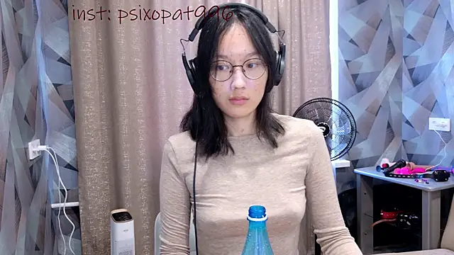 Snapshot of aliiiiiina chatting on September 13, 5:07 am aliiiiiina online show from September 13, 5:07 am