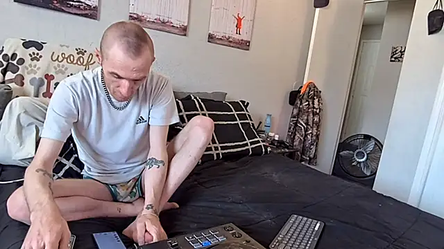 pyrowuff online show from February 10, 9:58 pm