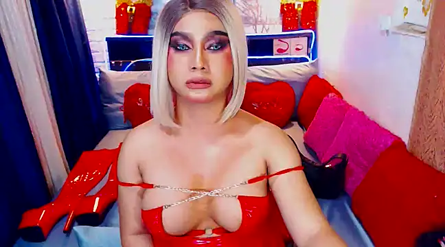 Snapshot of TsGoddessNhicolle chatting on February 3, 6:13 am TsGoddessNhicolle online show from February 3, 6:13 am